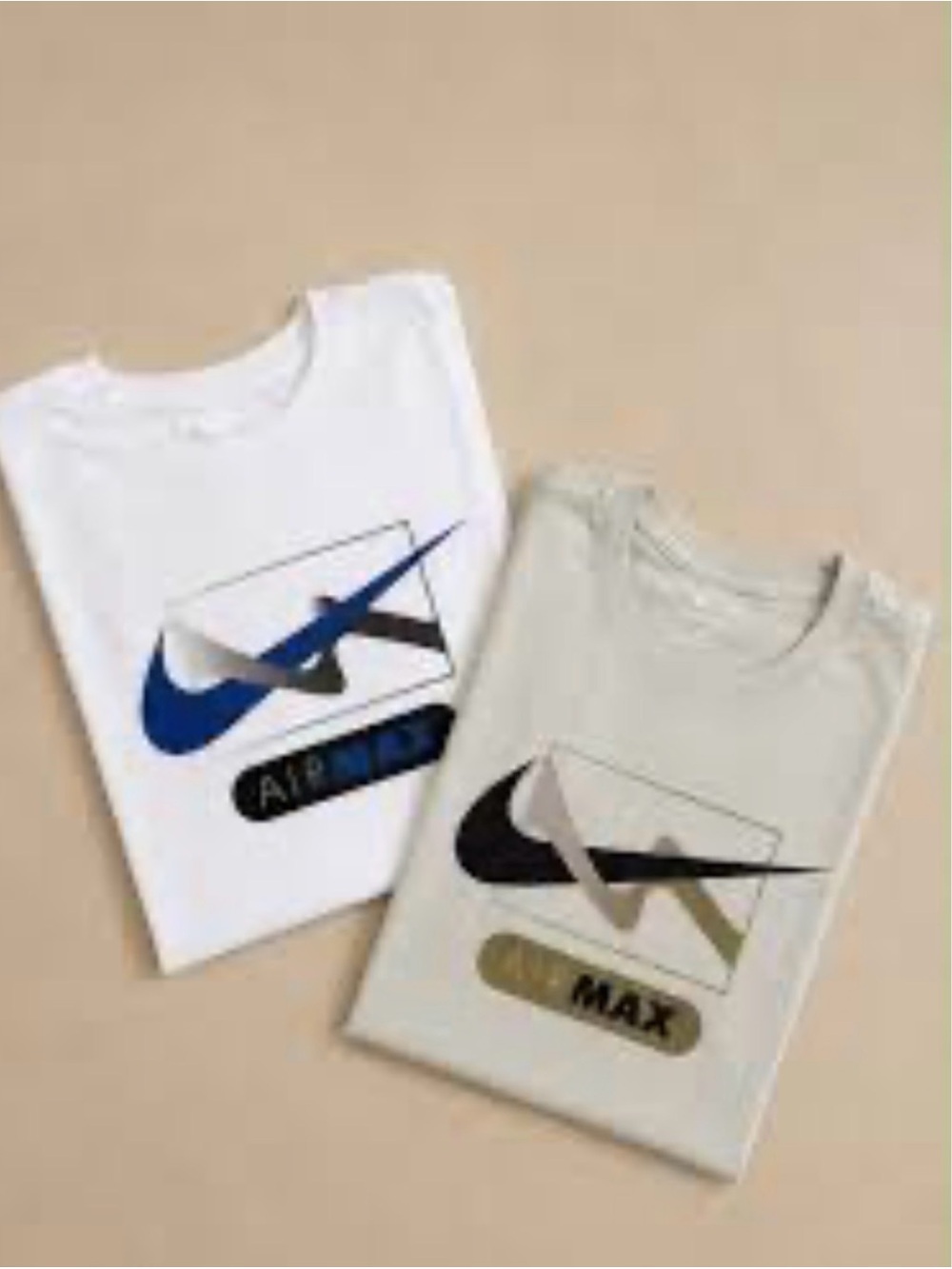 Nike Short Sleeve Crew Tee in Light Gray with Black Logo. Size S